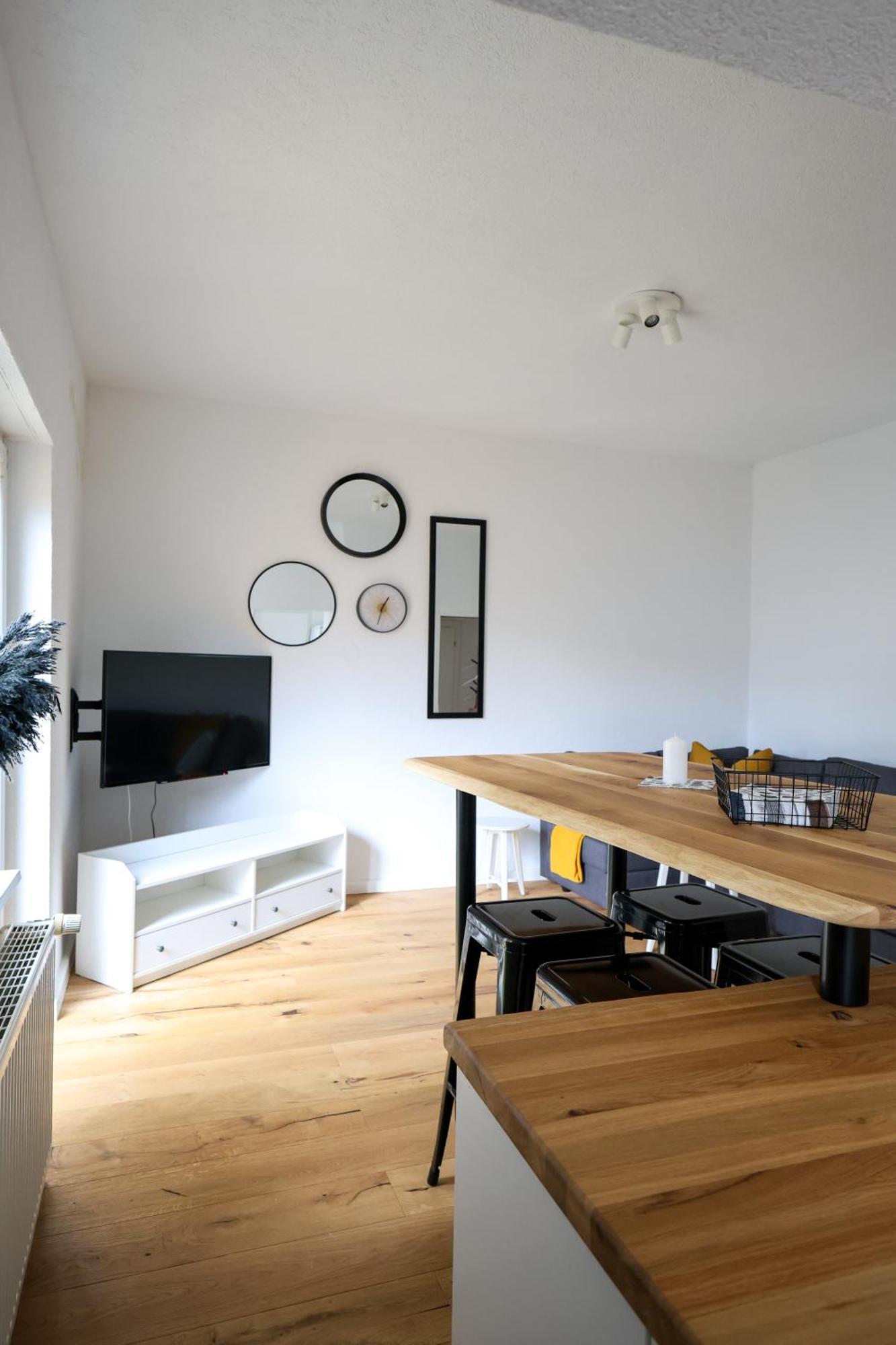 3 Naehe Von Europapark Garage Balkon Grill * Offenburg